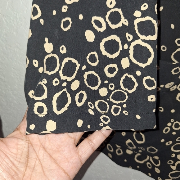 Coldwater Creek Black 100% Silk Long Sleeve Button-Up  Size XL - Picture 5 of 9